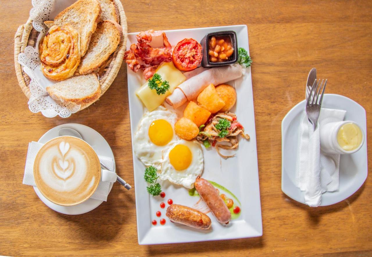 Le Petit Village Boutique Hotel & Spa คัมพาลา ภายนอก รูปภาพ