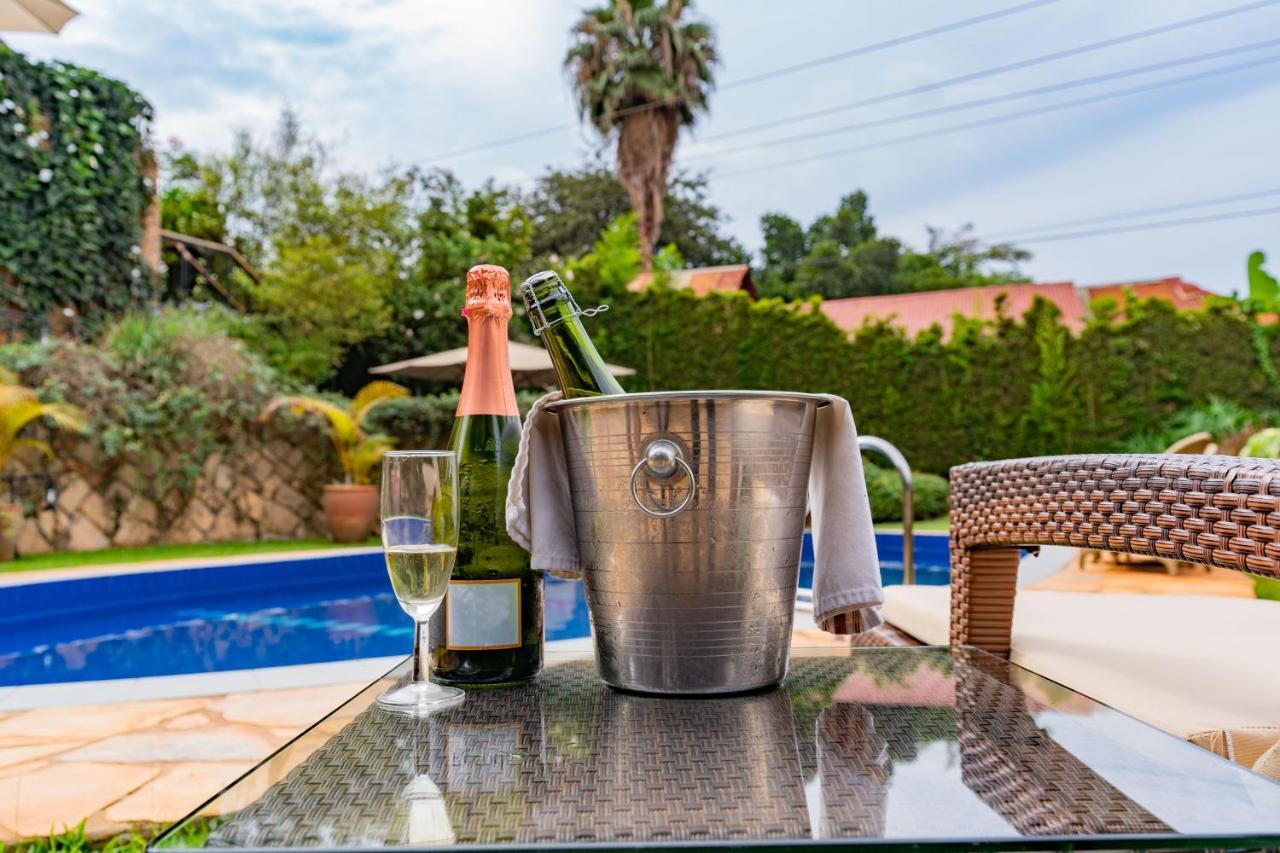 Le Petit Village Boutique Hotel & Spa คัมพาลา ภายนอก รูปภาพ