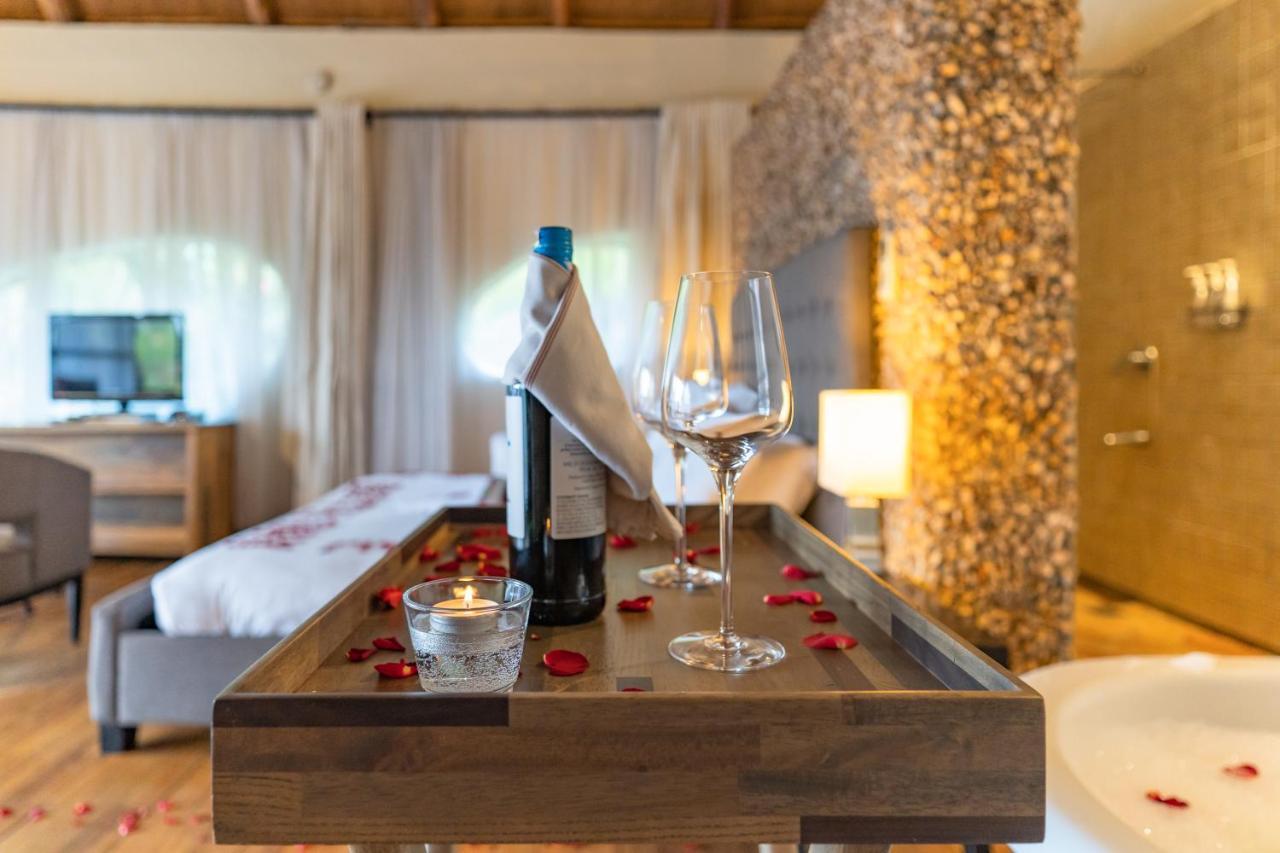 Le Petit Village Boutique Hotel & Spa คัมพาลา ภายนอก รูปภาพ