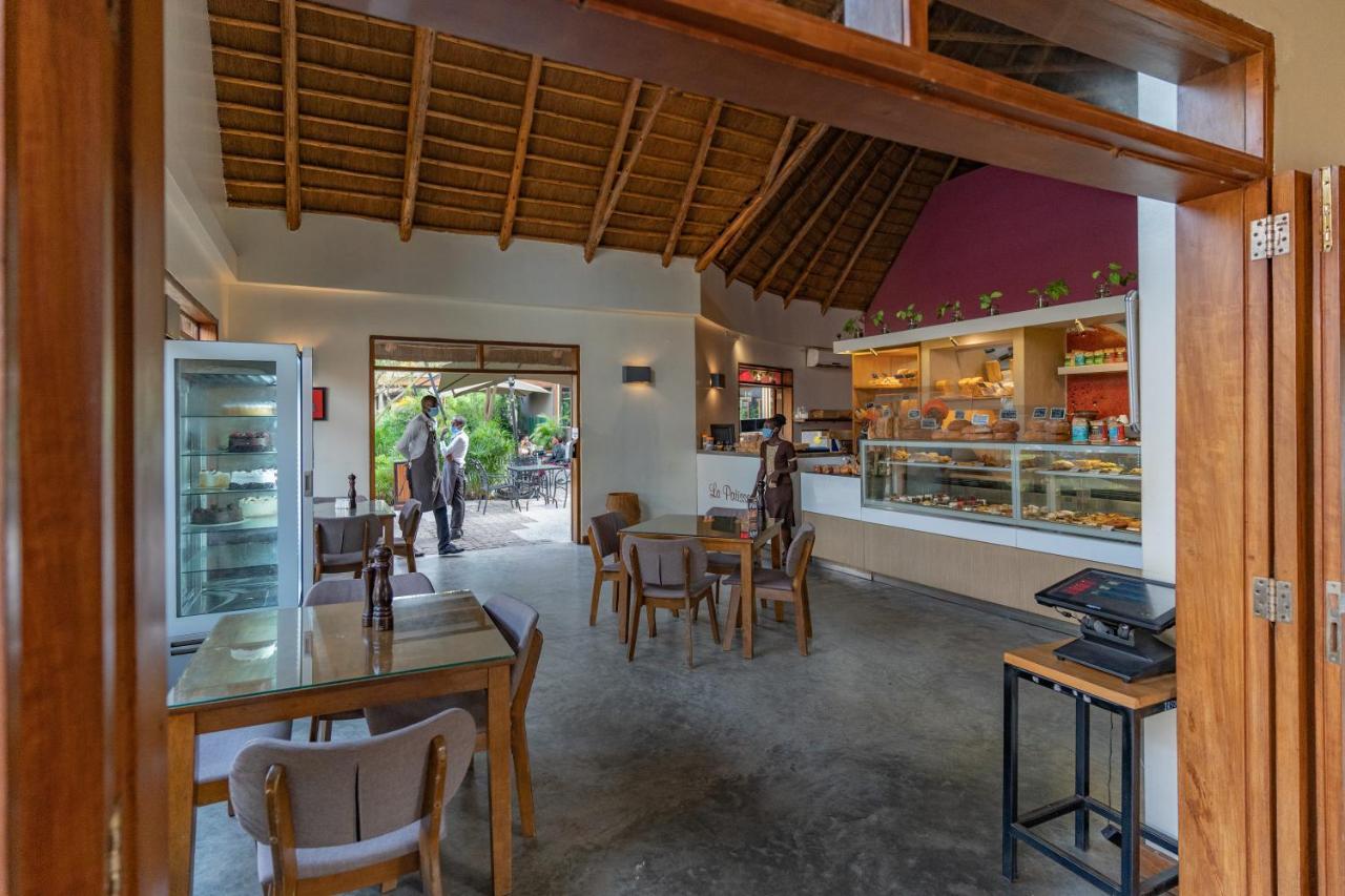 Le Petit Village Boutique Hotel & Spa คัมพาลา ภายนอก รูปภาพ