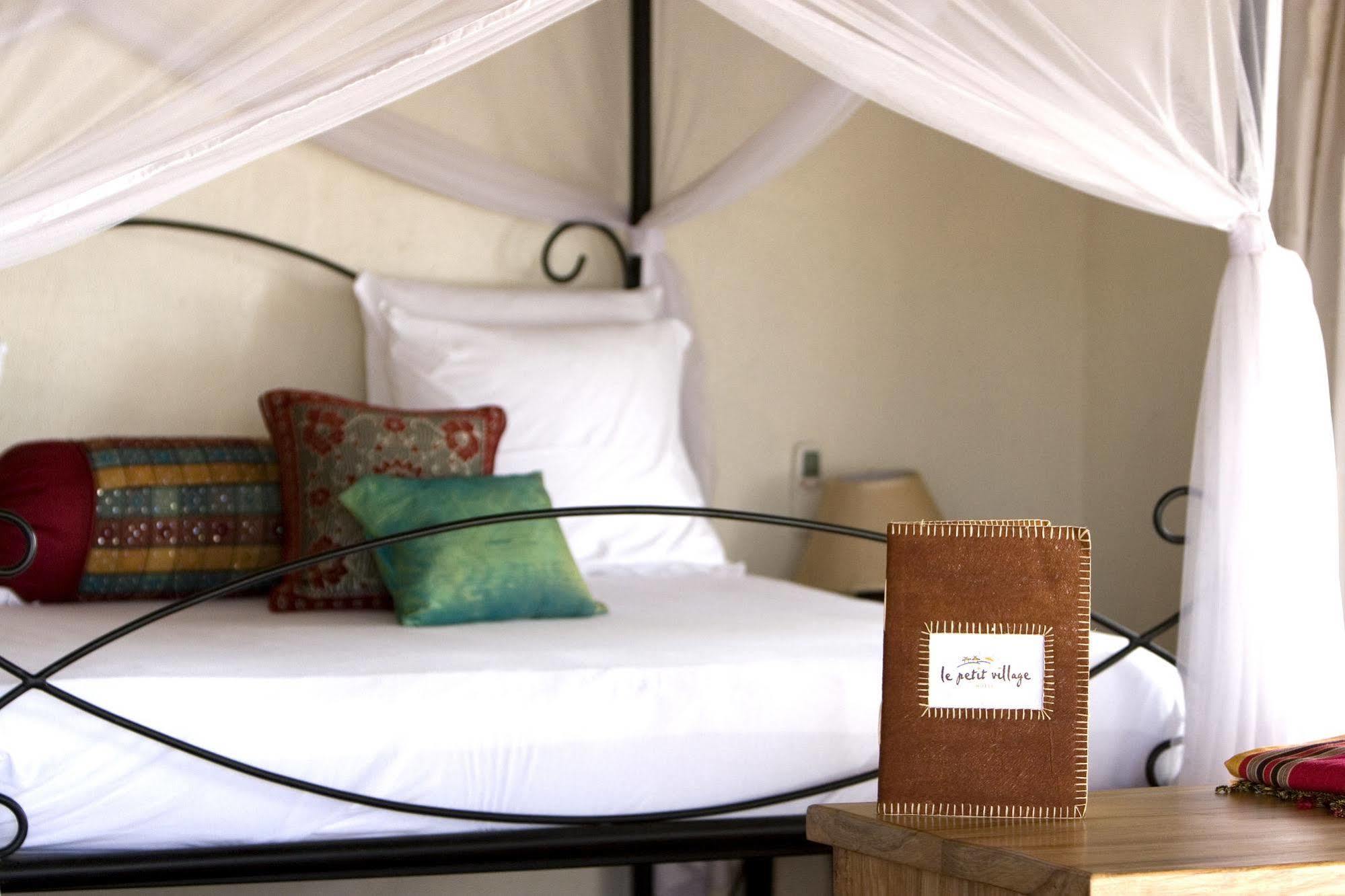 Le Petit Village Boutique Hotel & Spa คัมพาลา ภายนอก รูปภาพ